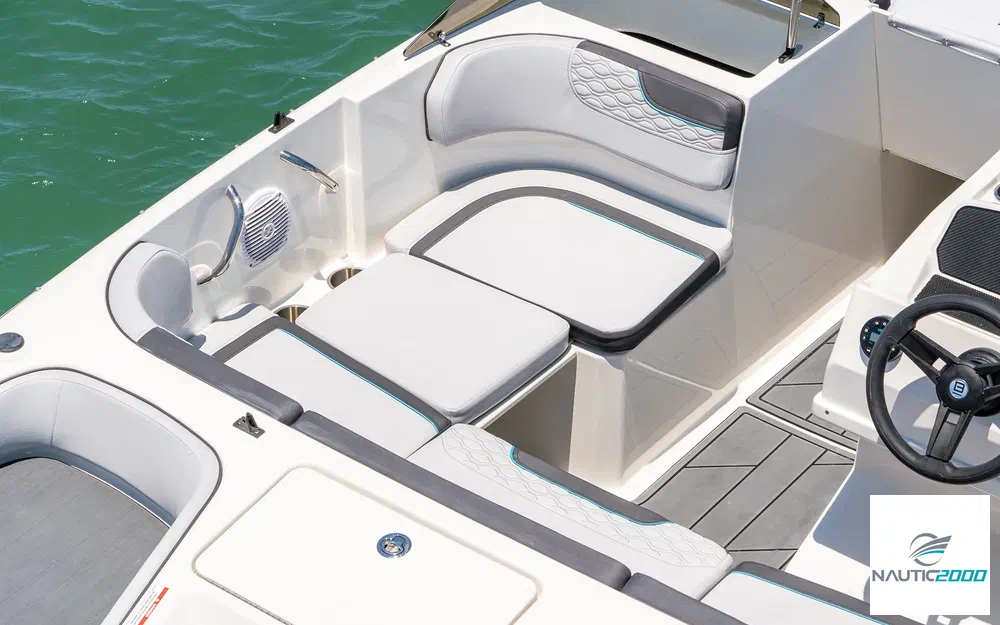 slider 8 Bayliner Element M17