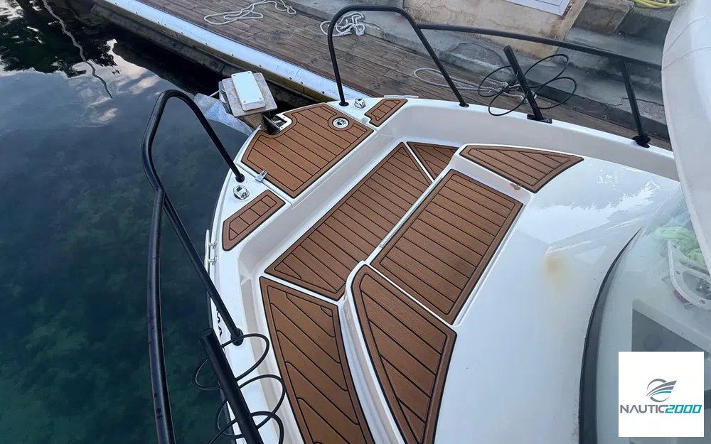 slider 11 Quicksilver Activ 705 Pilothouse