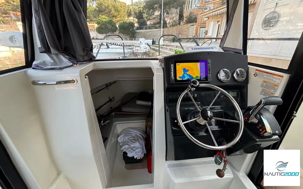 slider 20 Quicksilver Activ 705 Pilothouse
