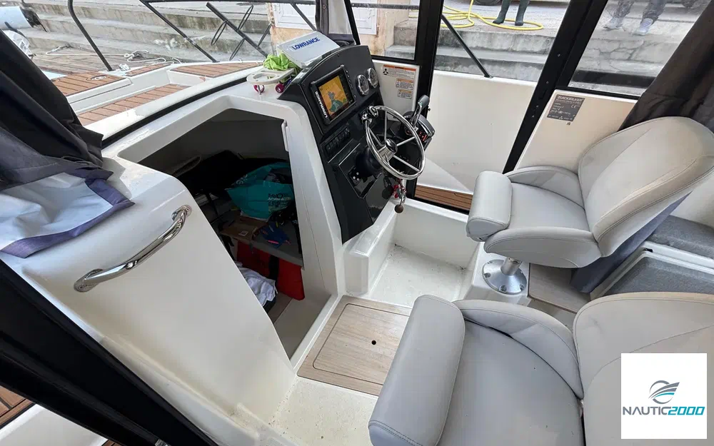slider 17 Quicksilver Activ 705 Pilothouse