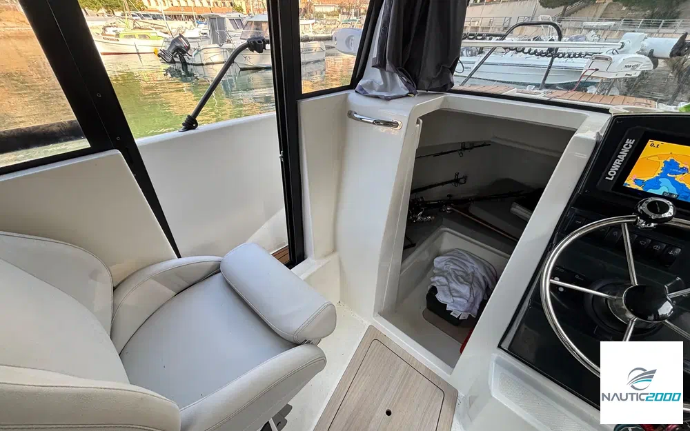 slider 18 Quicksilver Activ 705 Pilothouse