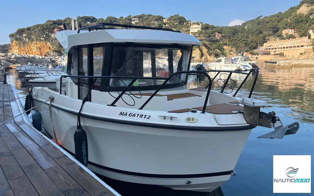 slider 0 Quicksilver Activ 705 Pilothouse