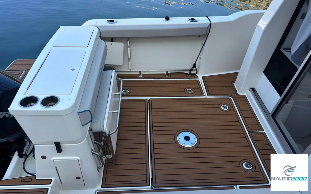 slider 7 Quicksilver Activ 705 Pilothouse