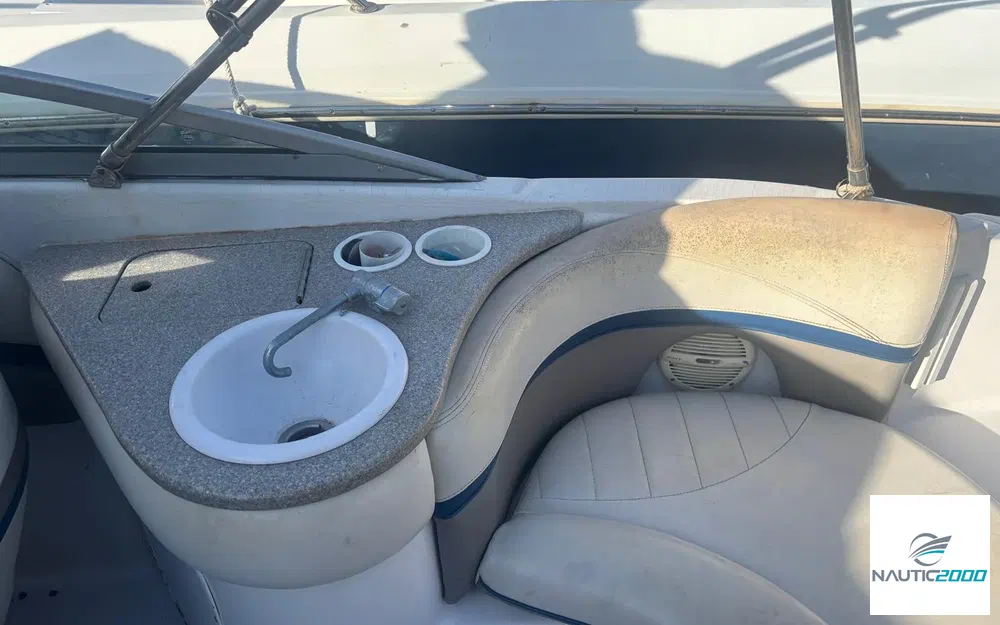 slider 6 Four Winns Sundowner 205