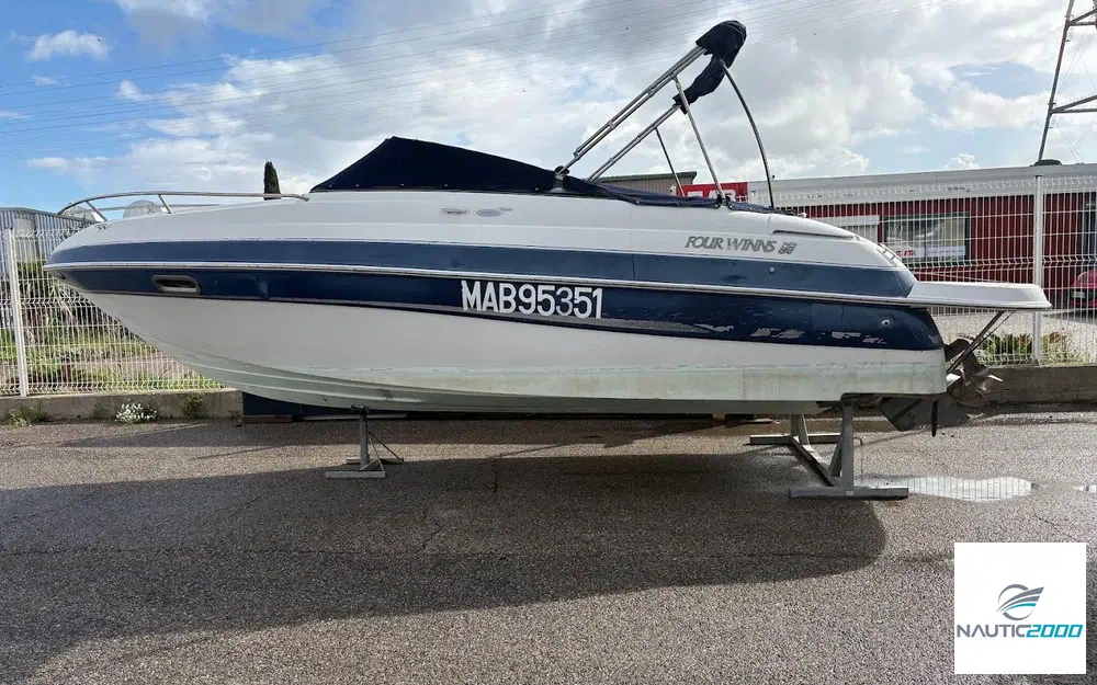 slider 1 Four Winns Sundowner 205