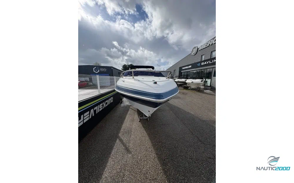 slider 3 Four Winns Sundowner 205