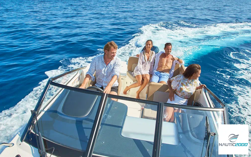 slider 8 Quicksilver Activ 755 Cruiser
