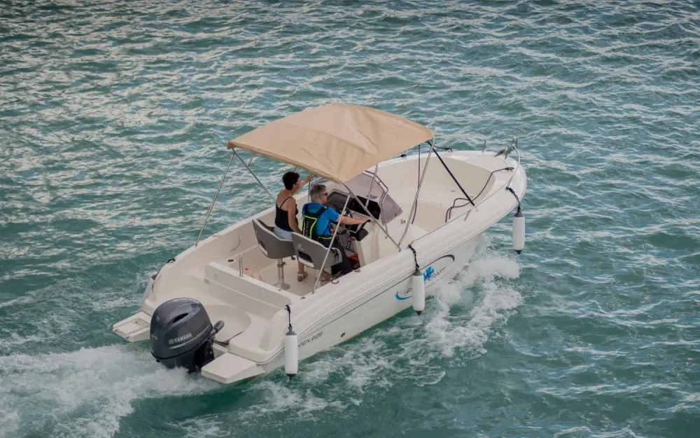 Pacific Craft  625 Open thumbs
