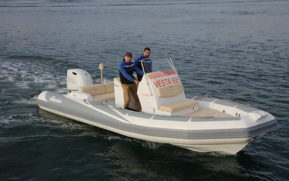 Adventure Vesta 695 Elite