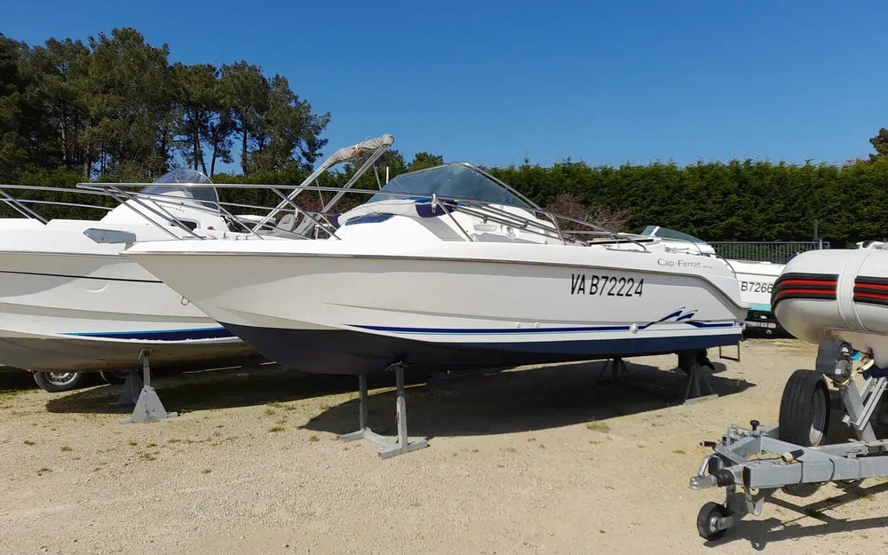 B2 Marine Cap Ferret 650 CC