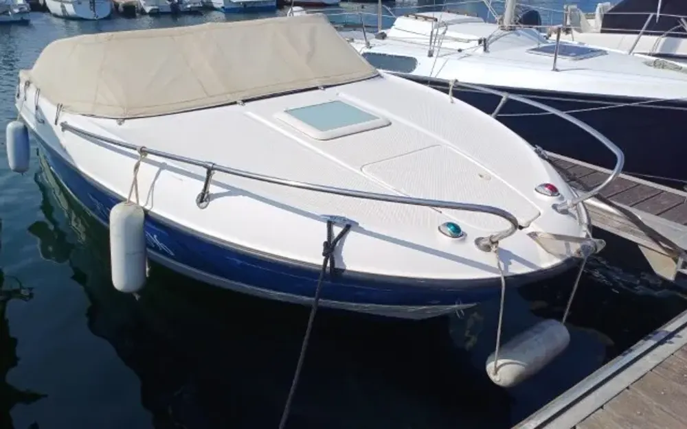 Bayliner  652 CU