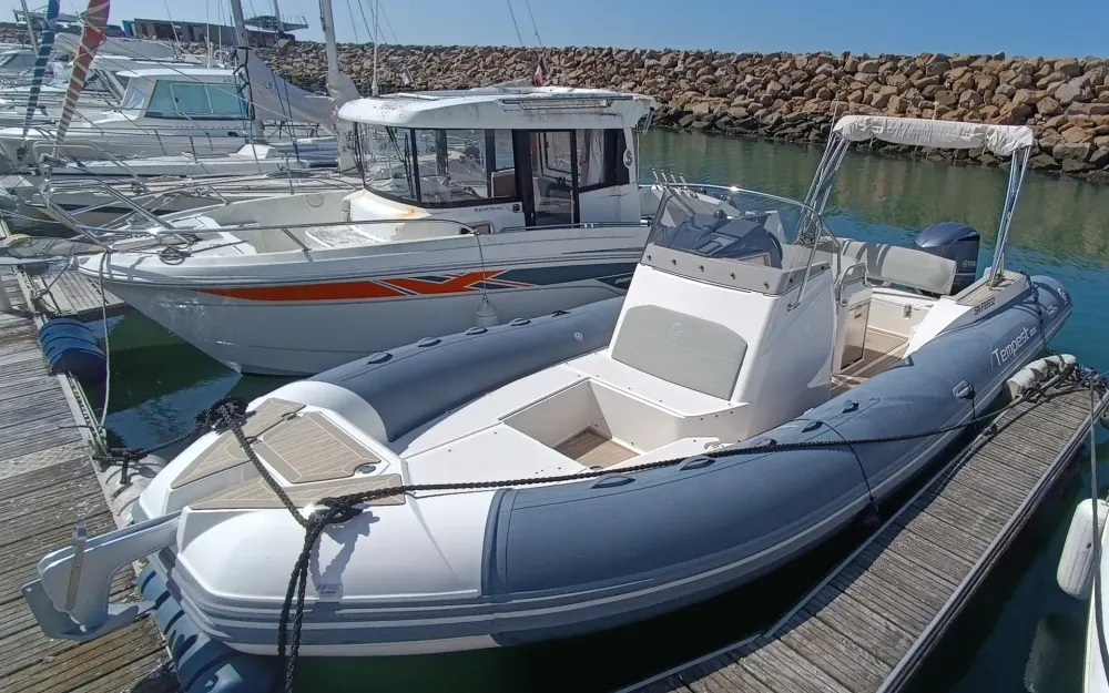 Capelli Tempest 800