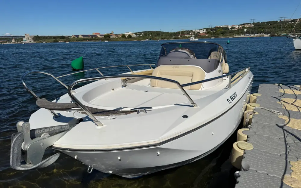 Sessa Marine Key Largo 24