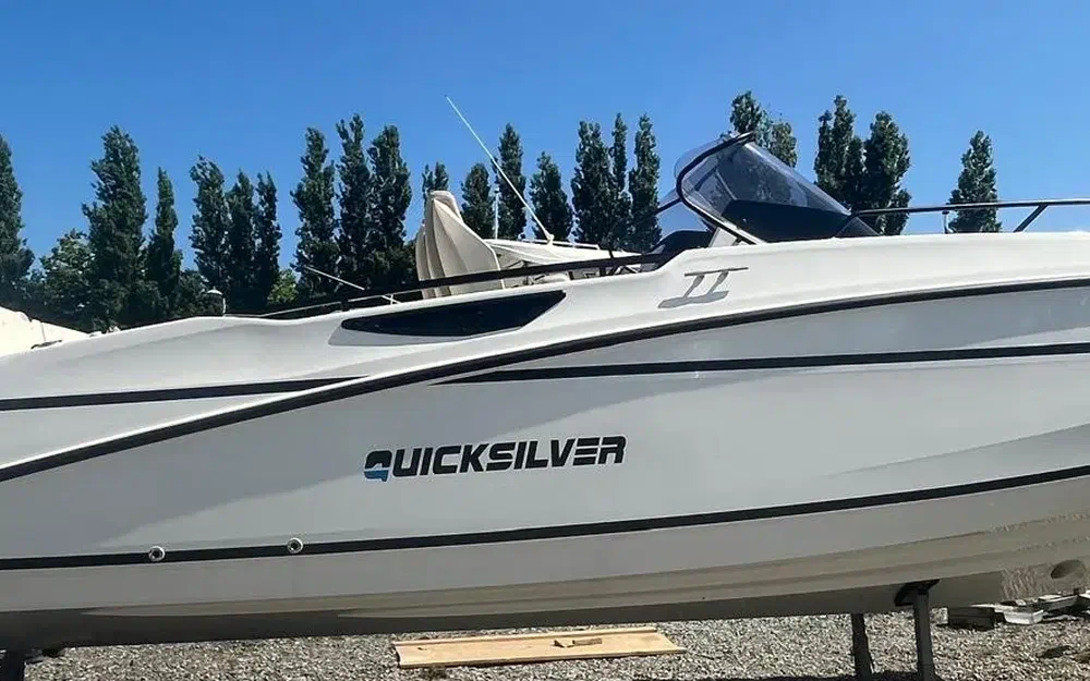 Quicksilver Activ 805 Open
