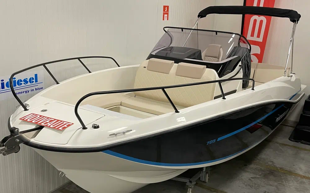 Quicksilver Activ 705 open