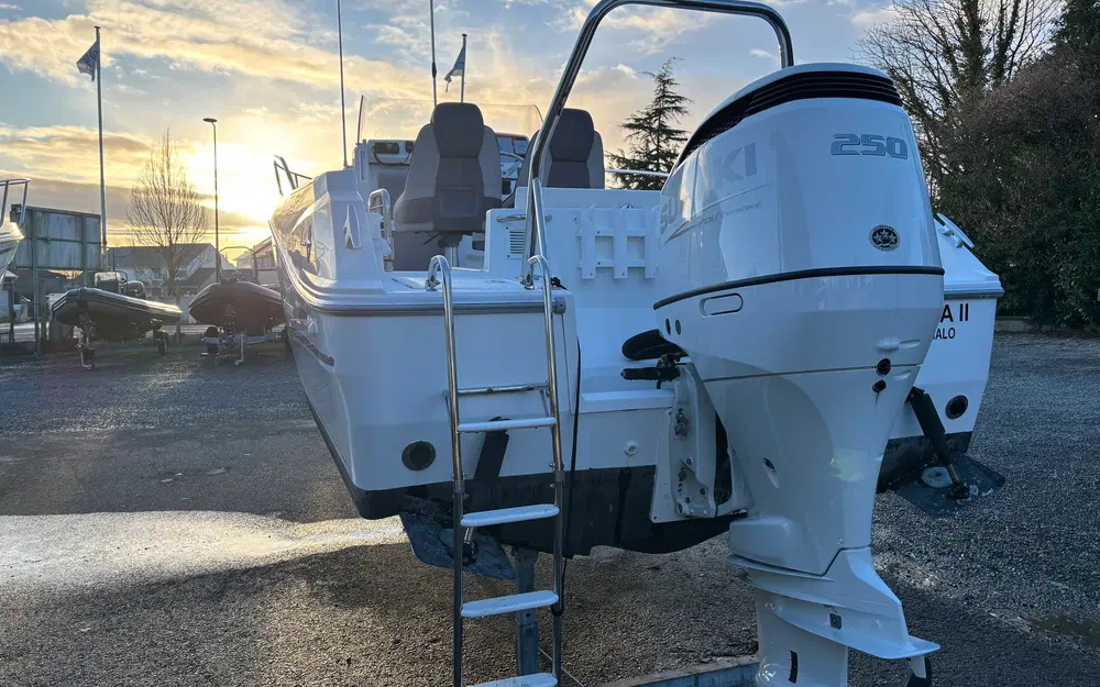 Jeanneau Cap Camarat 7.5 CC Serie 2