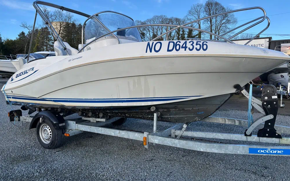 Quicksilver  555 Commander