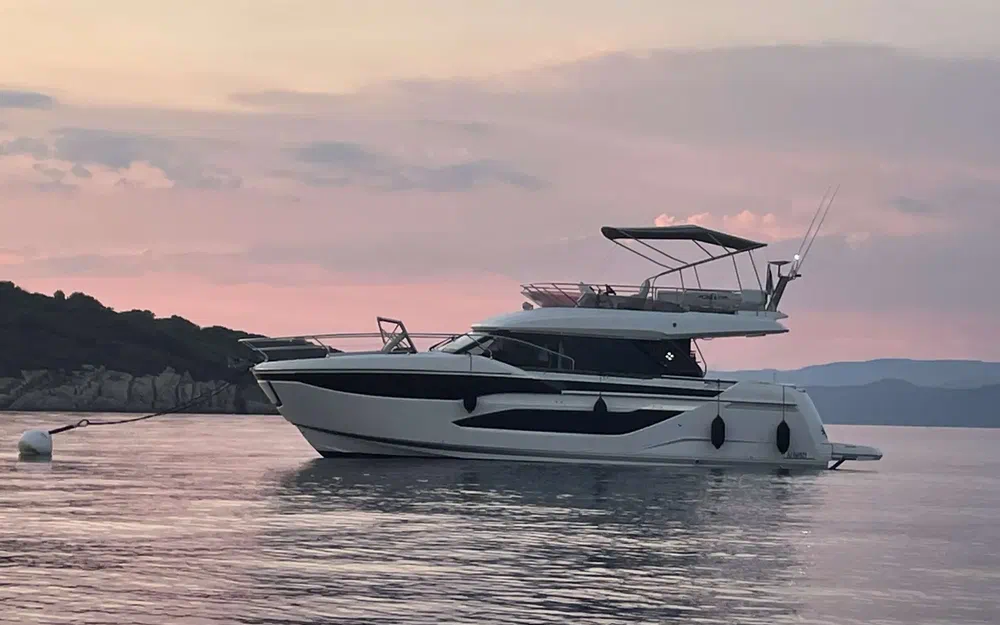 Prestige Yachts F4.9