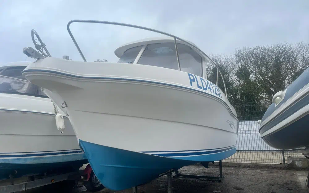 Quicksilver Pilothouse 580