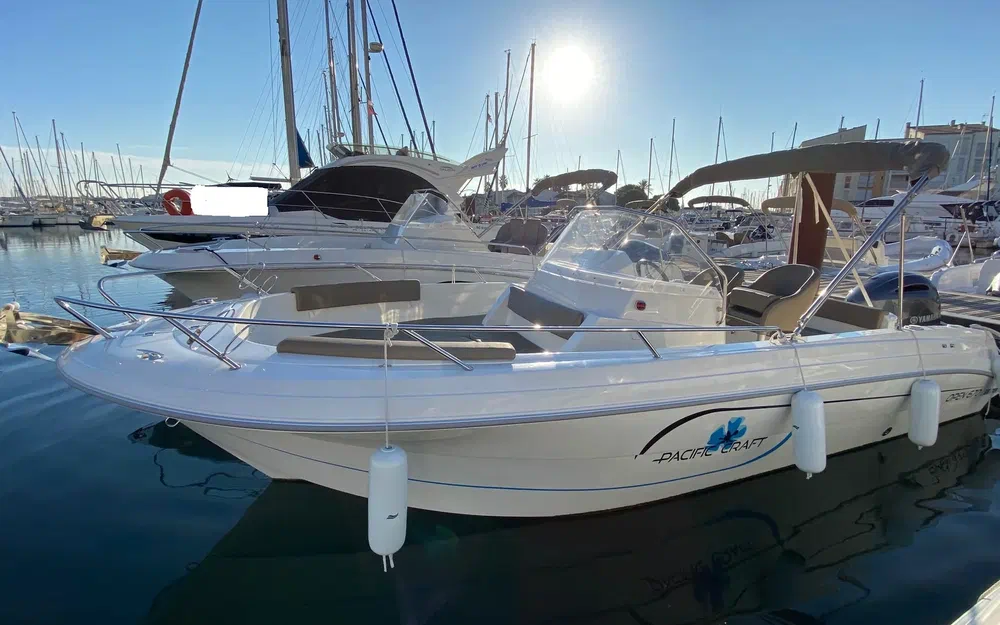 Pacific Craft  670 Open