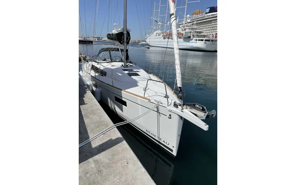 Beneteau Oceanis 38.1