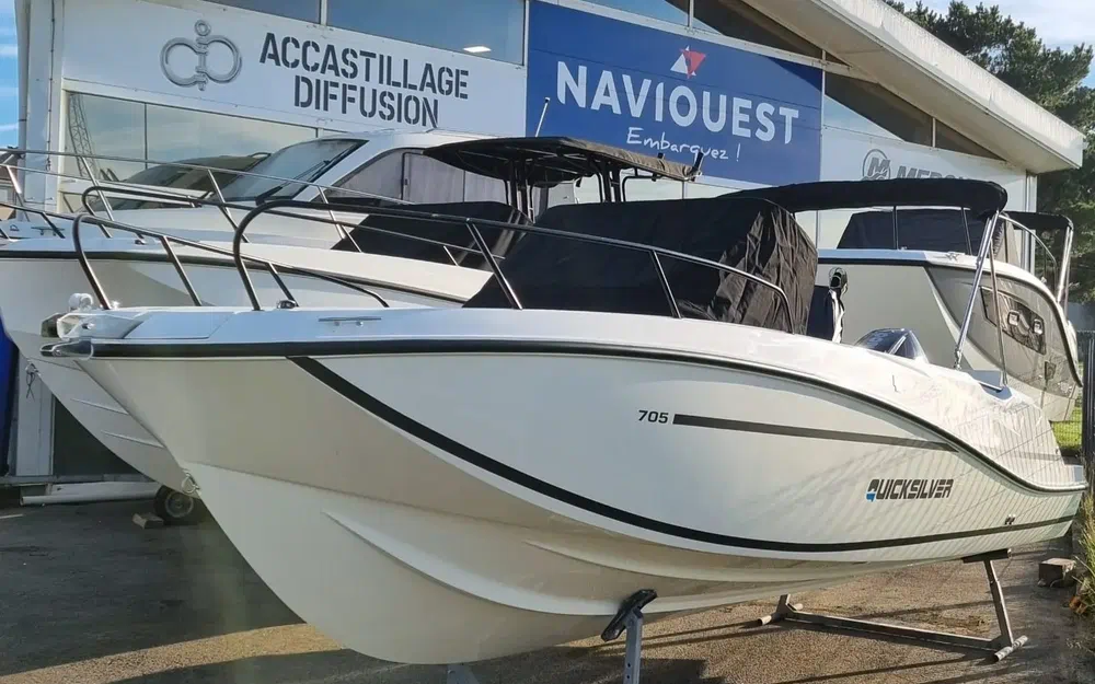 Quicksilver Activ 705 open