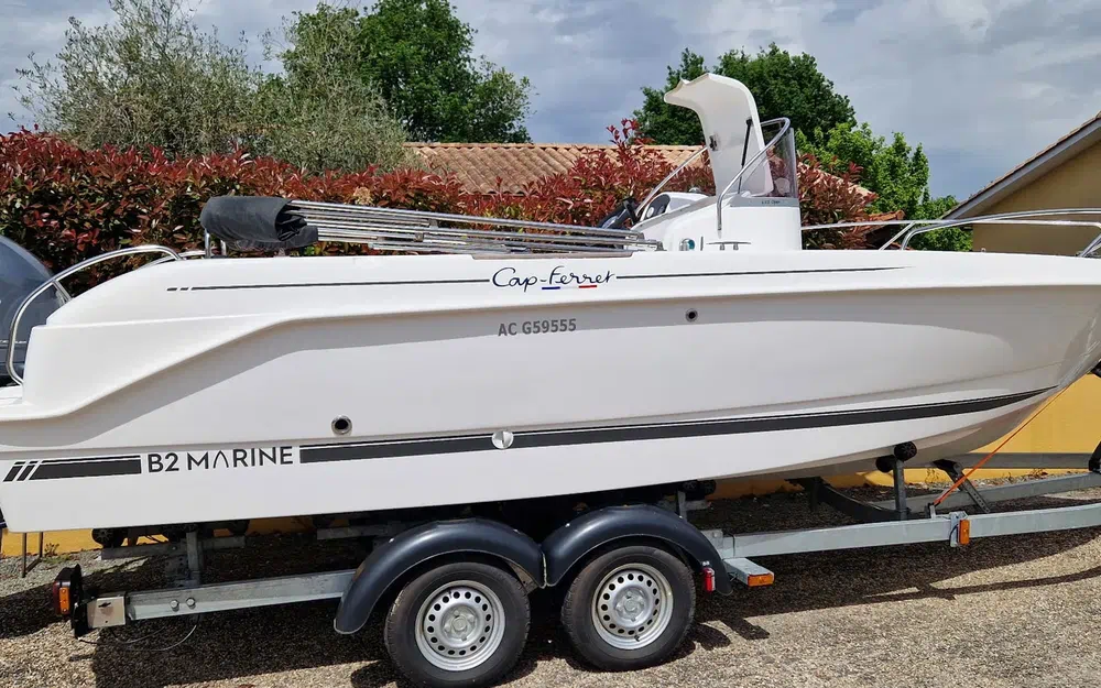 B2 Marine Cap Ferret 652