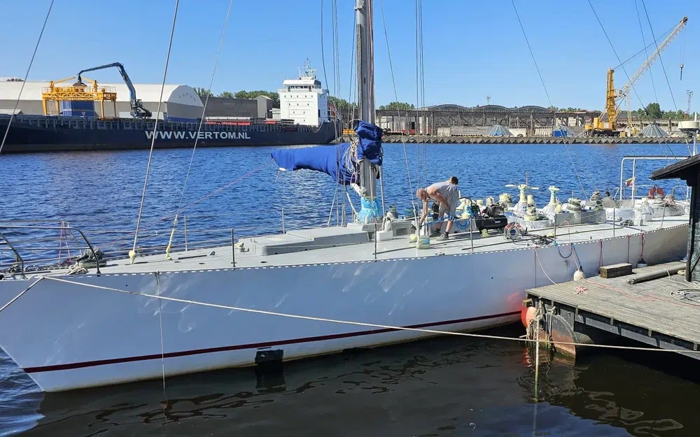 Chantier Bazan Espagne BAZAN 57 LICOR 43 