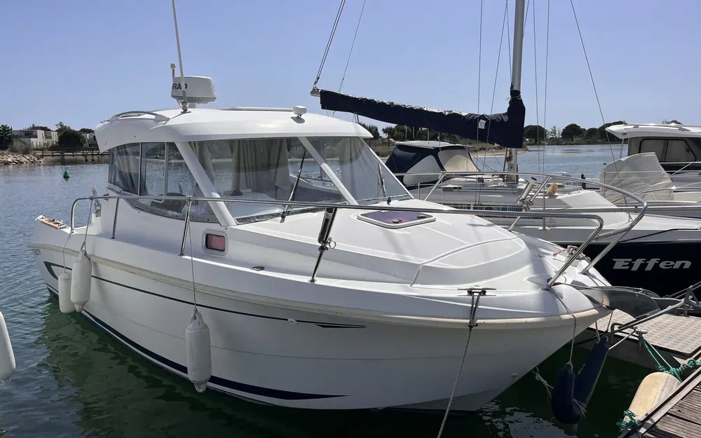 Beneteau Antares 750