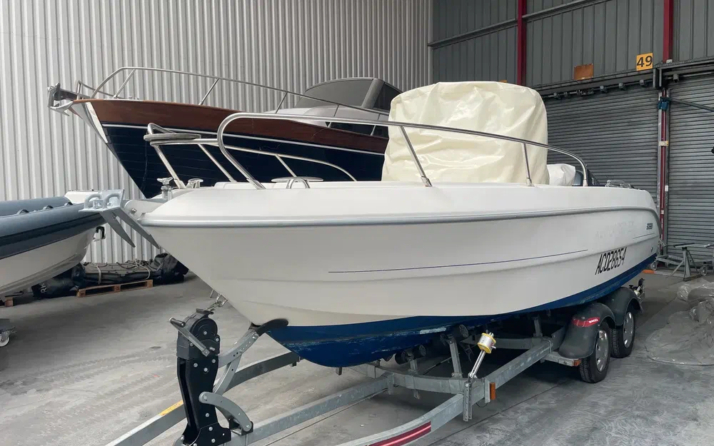 Sessa Marine Key Largo 22 Deck