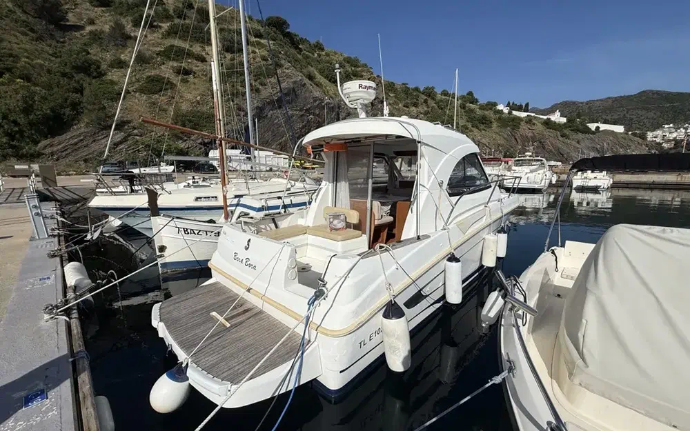 Beneteau Antares 8