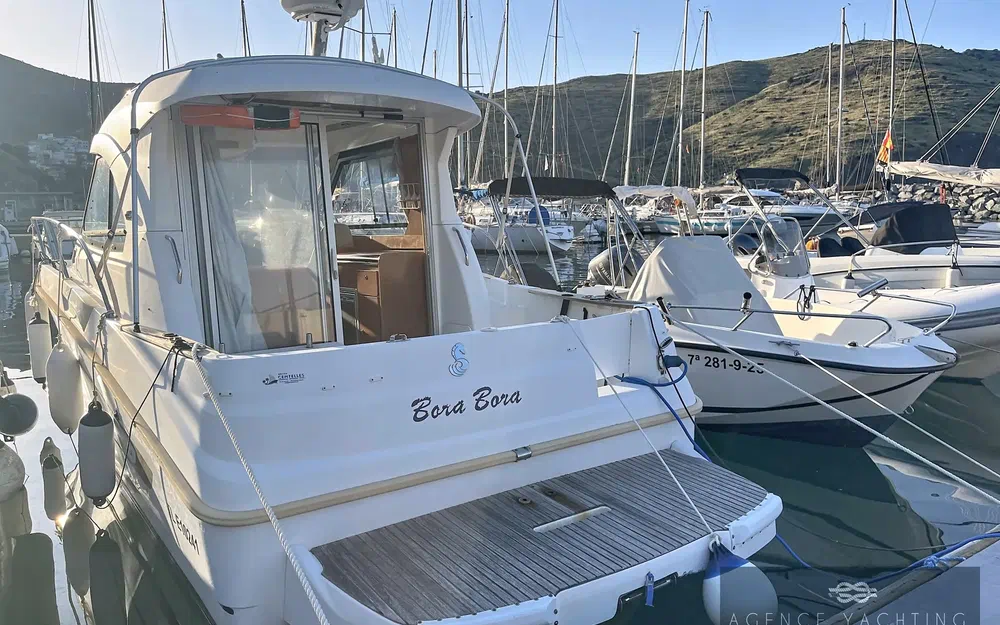 Beneteau Antares 8