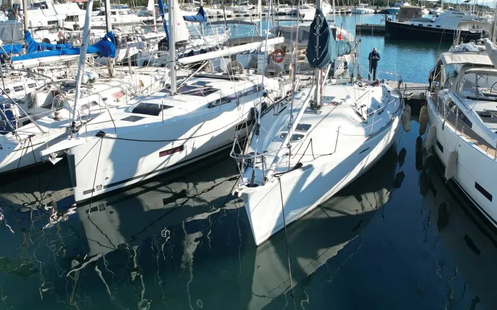 Beneteau First 42