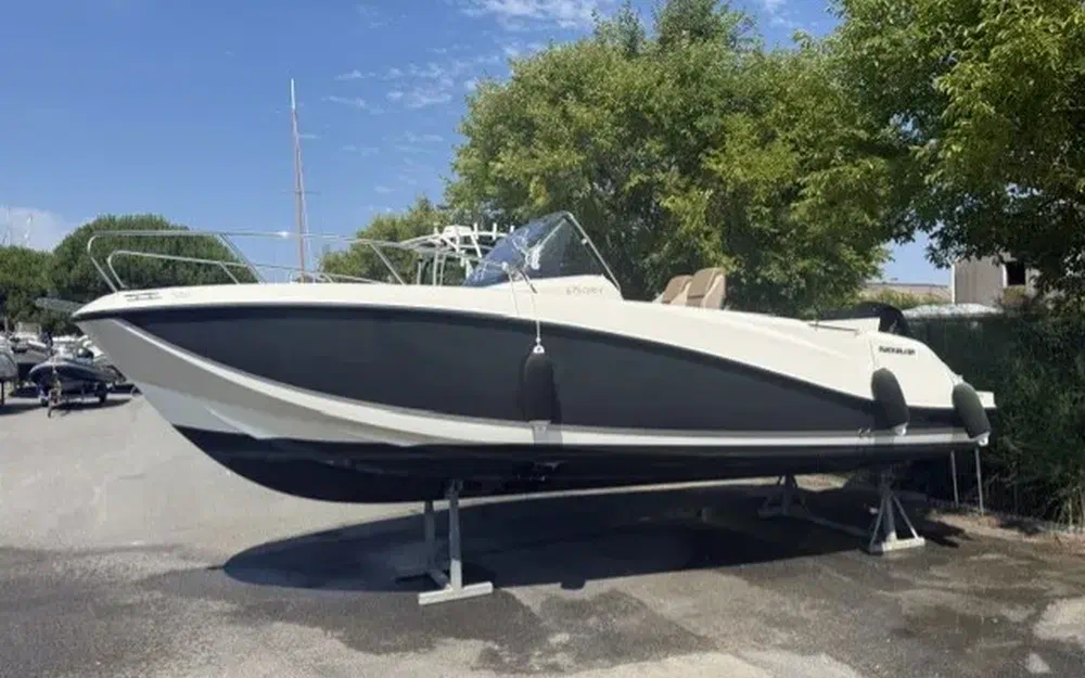 Quicksilver Activ 675 Open
