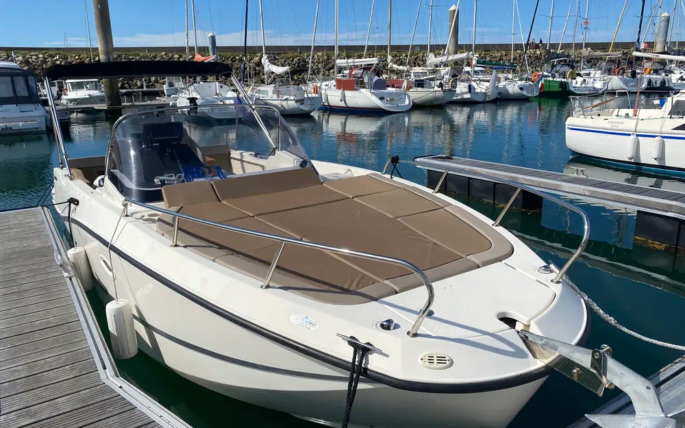 Quicksilver Activ 755 Sundeck