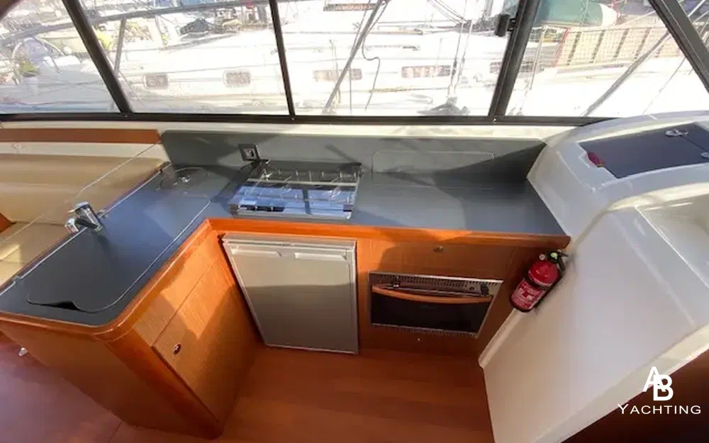 slider 9 Beneteau Antares 42