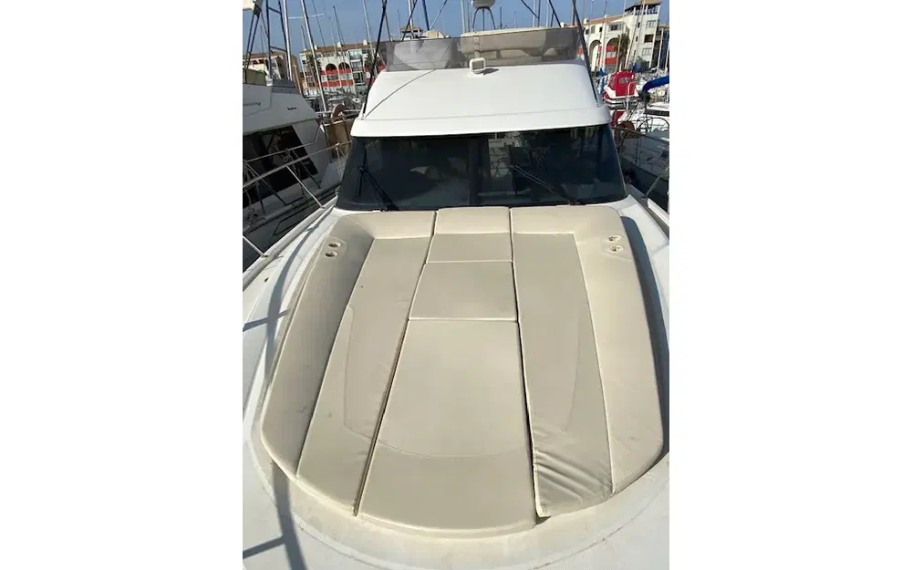 slider 16 Beneteau Antares 42