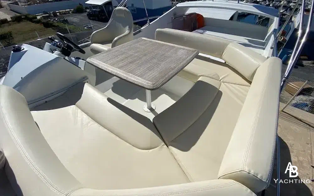 slider 18 Beneteau Antares 42