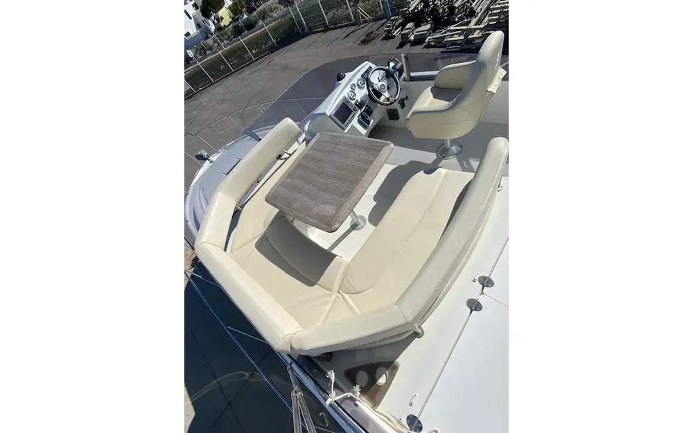 slider 19 Beneteau Antares 42