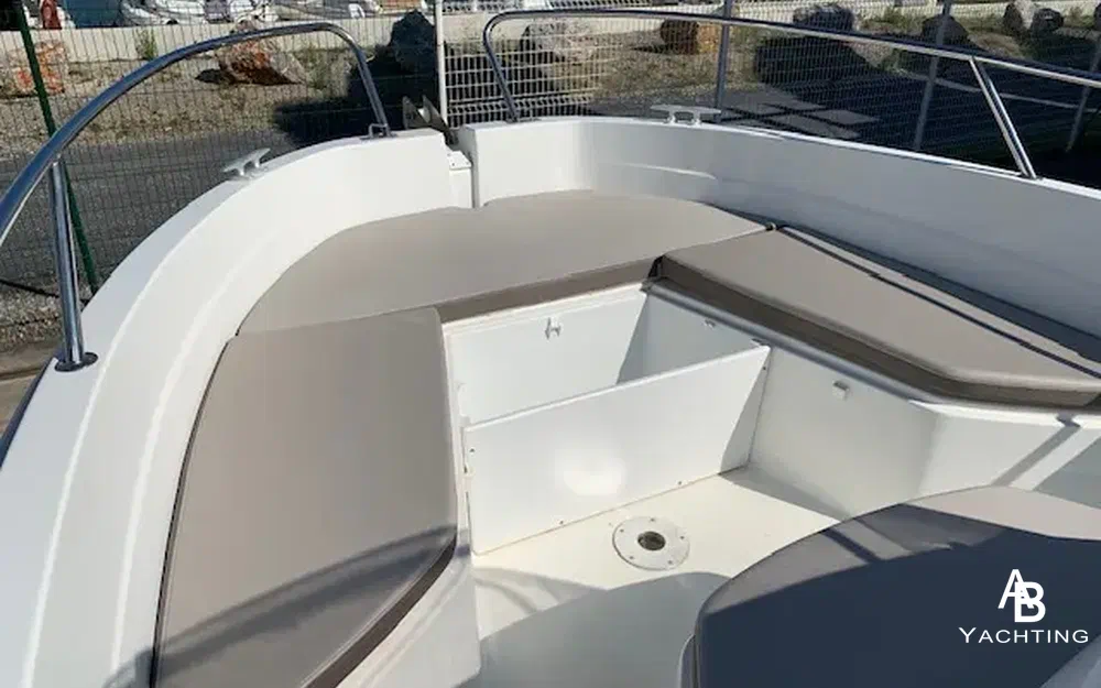 slider 9 Jeanneau Cap Camarat 5.5 CC Cap Camarat 5.5 Style
