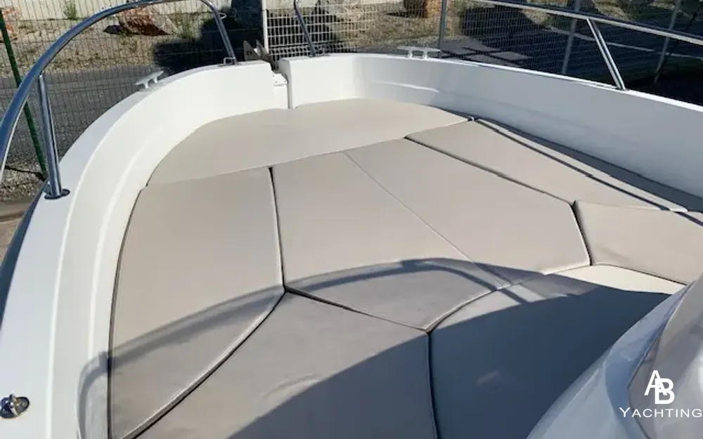 slider 10 Jeanneau Cap Camarat 5.5 Style