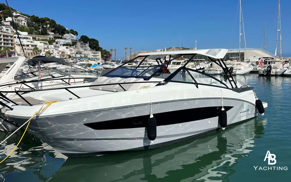 slider 0 Beneteau Flyer 10