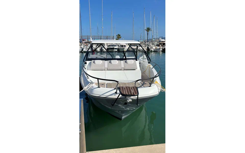 slider 1 Beneteau Flyer 10
