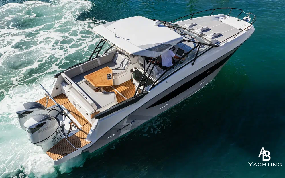 slider 3 Beneteau Flyer 10