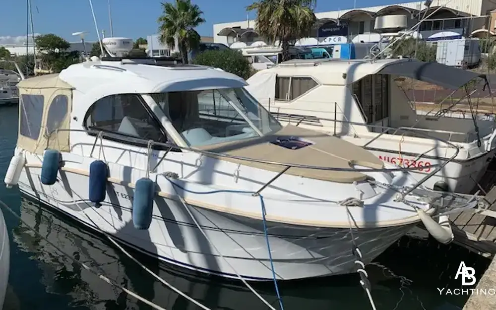 slider 0 Beneteau Antares 8