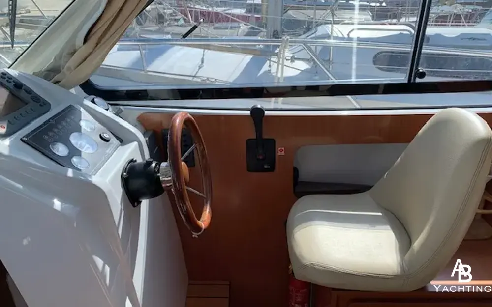 slider 9 Beneteau Antares 8 - null