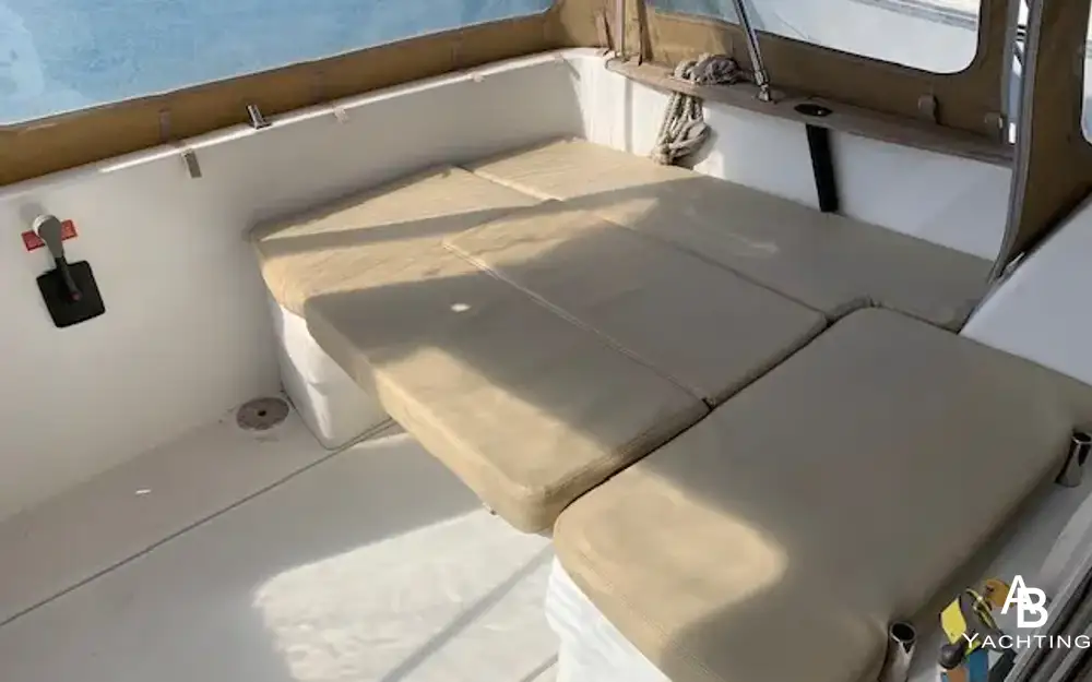 slider 17 Beneteau Antares 8
