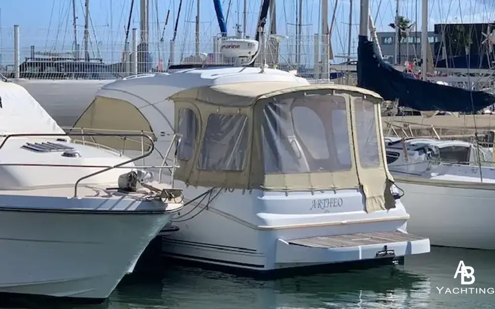 slider 2 Beneteau Antares 8