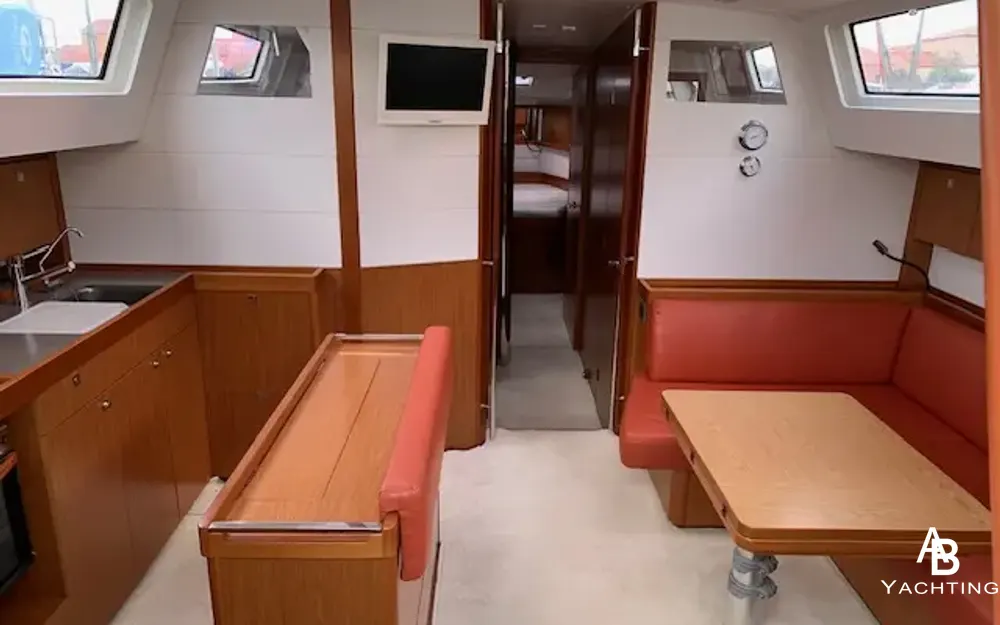 slider 10 Beneteau Sense 46