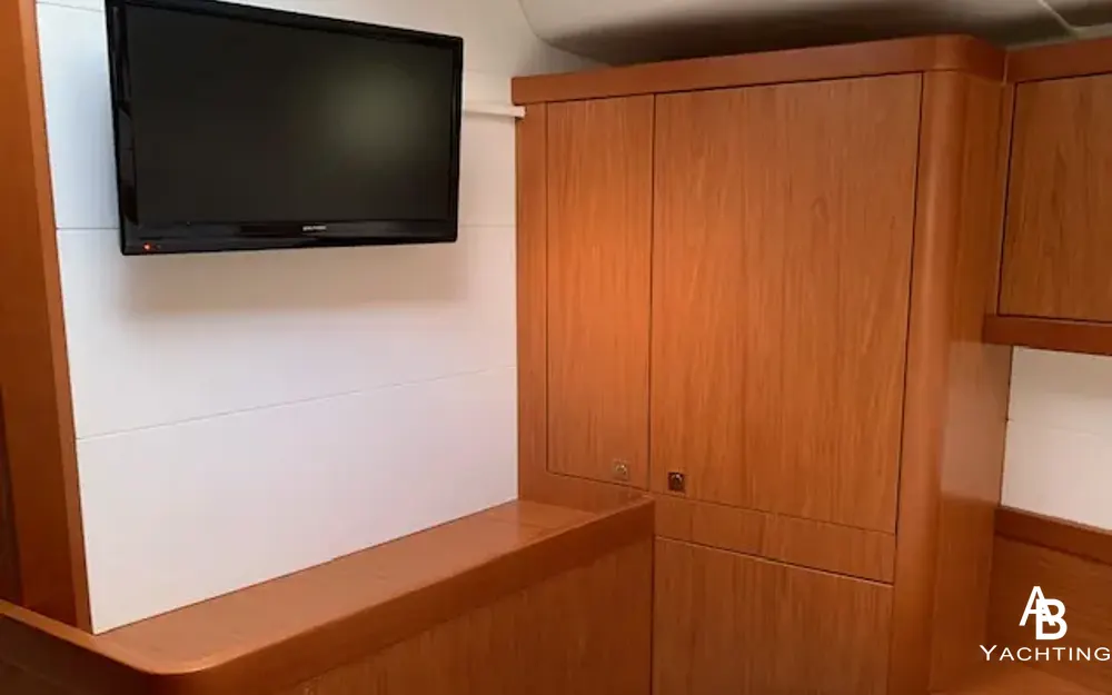 slider 18 Beneteau Sense 46